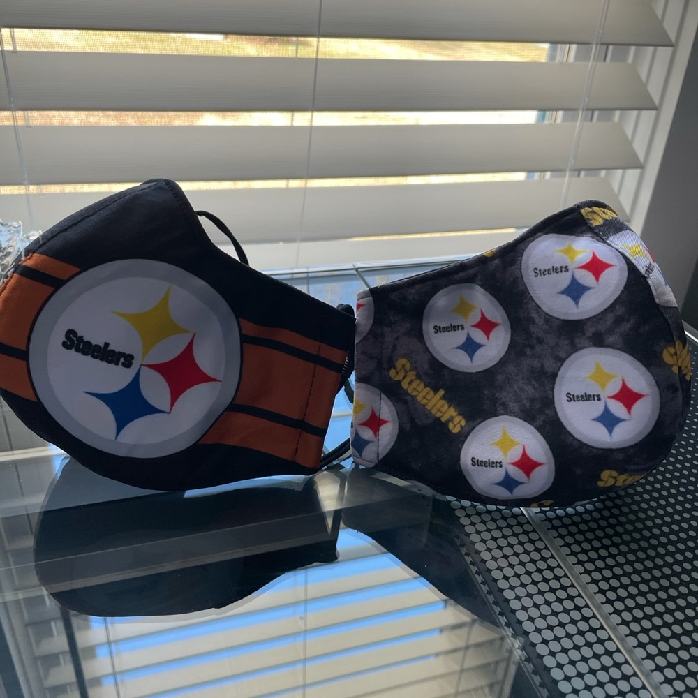 2 Steerlers adult face masks